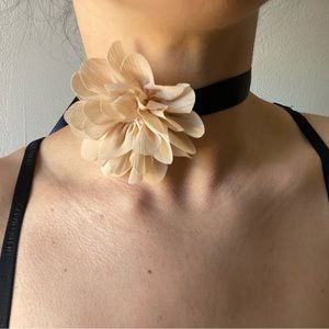 Flower Choker